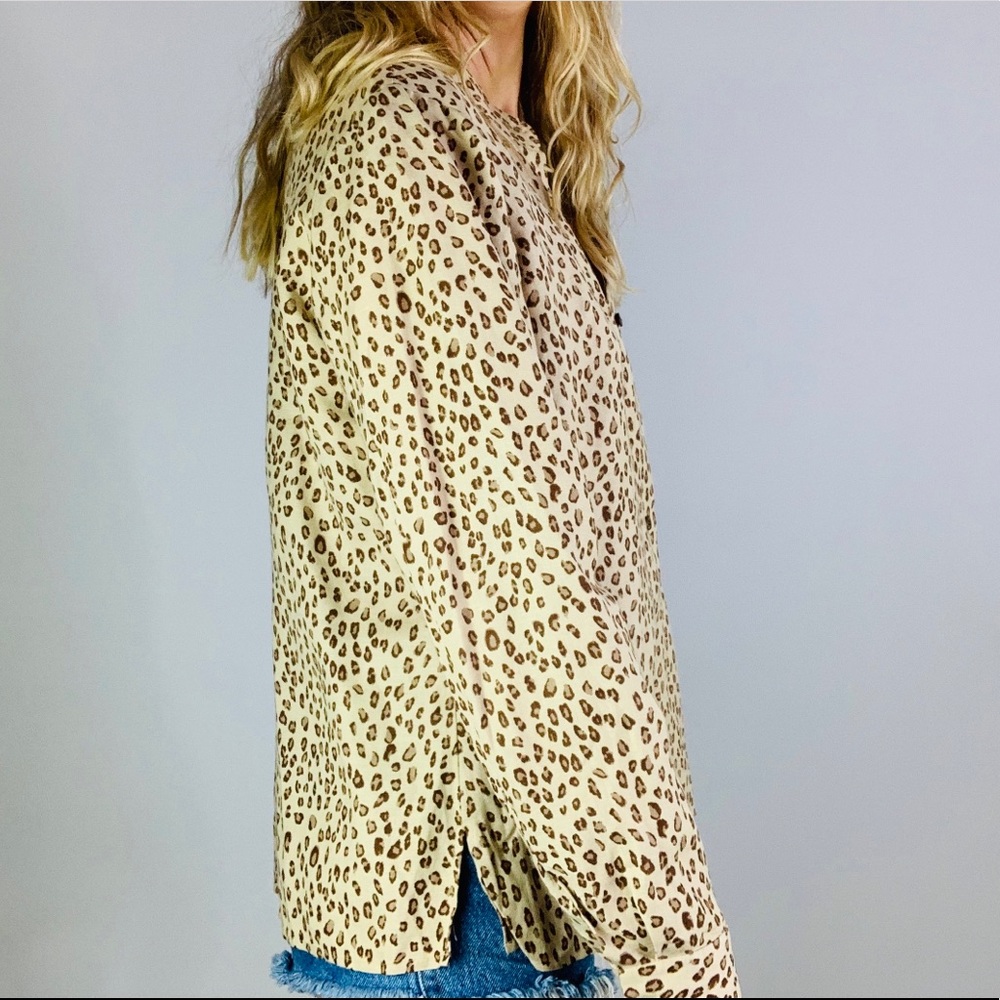 Vintage Linen Blend Classic Button-Down Leopard Print Blouse Shirt - Picture 6 of 7